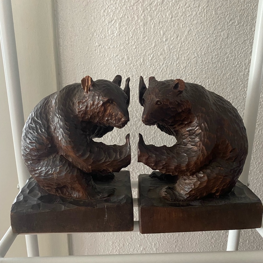 Hand carved Bear Bookends - Picture 2 of 4